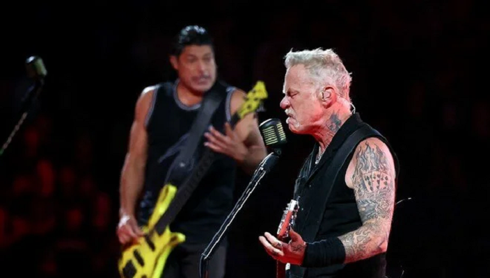 Metallica yıldızı James Hetfield arkadaşının küllerinden dövme yaptırdı