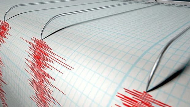 Japonya'da 7,4 büyüklüğünde deprem: Tsunami uyarısı yapıldı