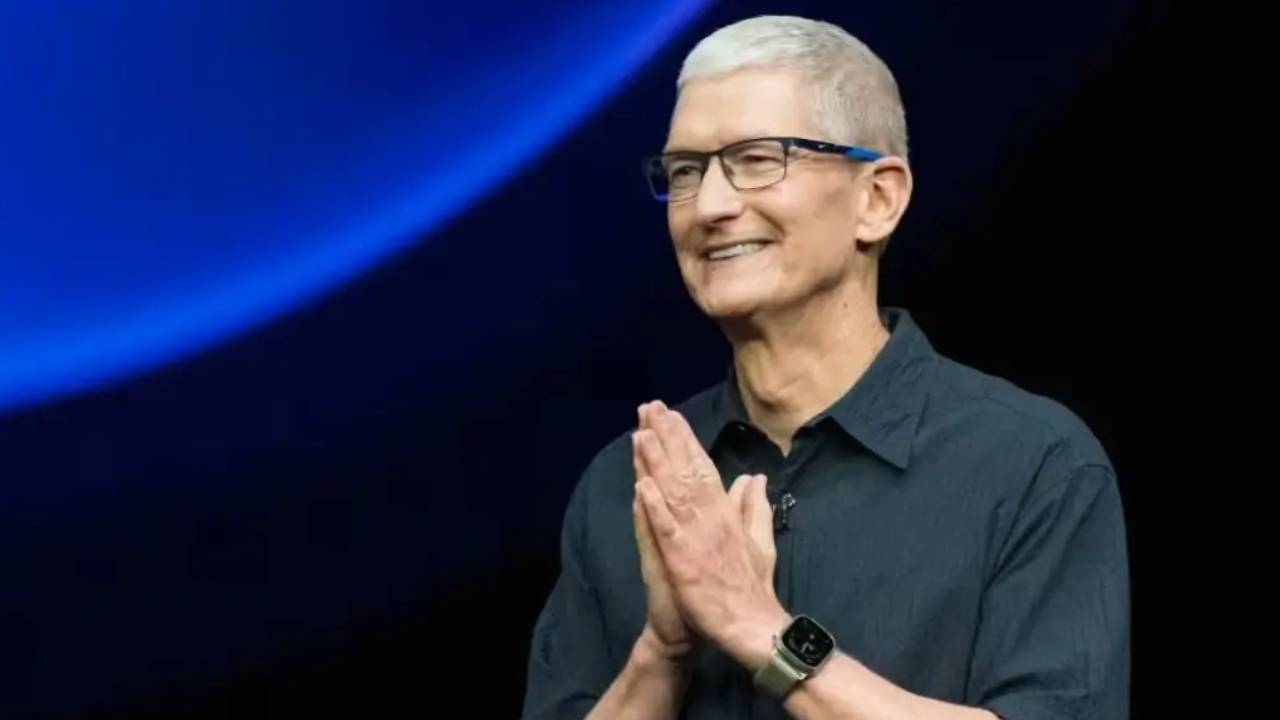 Apple CEO’su Tim Cook, ince gövdeli iPhone Air için konuştu: “Pil ömrüne bayılacaksınız!”