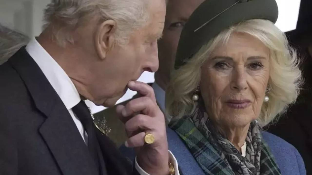 Kral Charles ve Camilla evleri ayırdı!